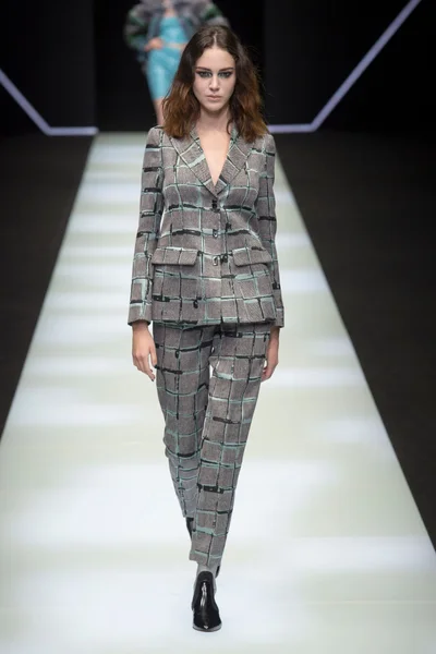 Look 33